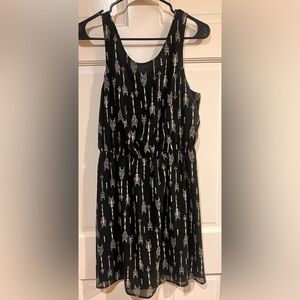 Charming Charlie Black Arrow Print Sleeveless Dress, Size Small